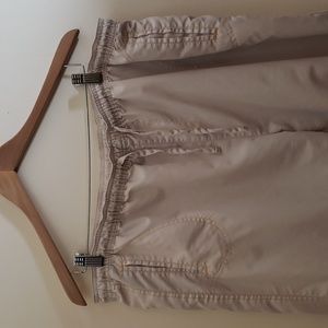 Woman's Cheetah Beige Mesh Lined Hiking/Outdoor Capri Pants w/Pockets, Size XL